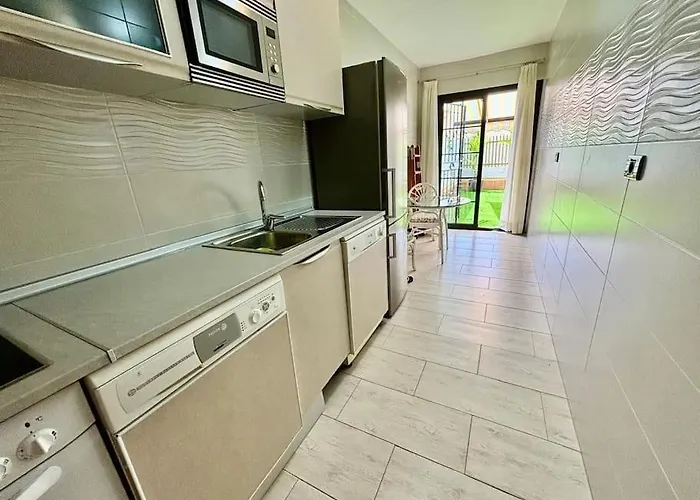 Encantador El Duque アデヘ